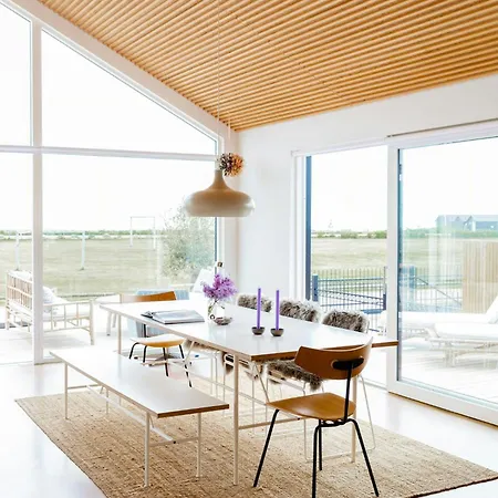 Vakantiehuis Newly Built Summer House With Sea View *